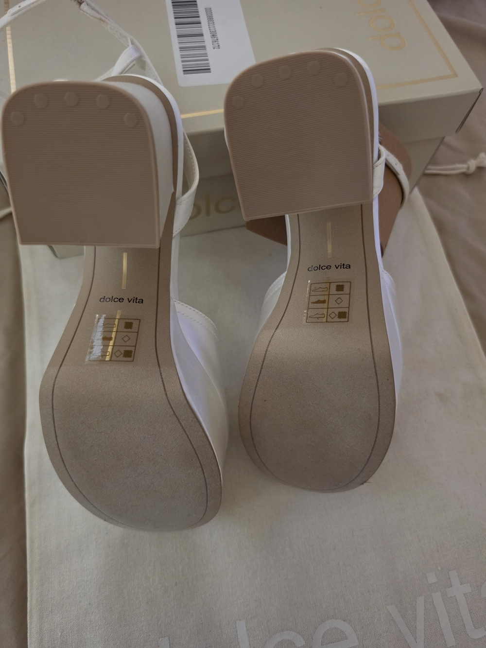 Dolce Vita Women’s White Pearl-Accent Platform Sandals - Picture 4 of 5